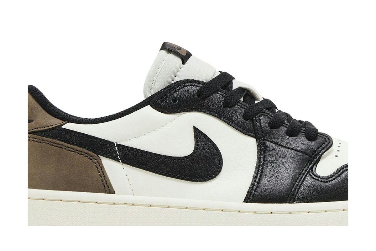 Air Jordan 1 Retro Low OG 'Mocha' CZ0790-102