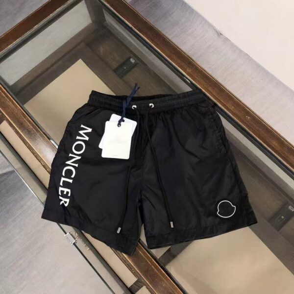 Fashionable athletic shorts