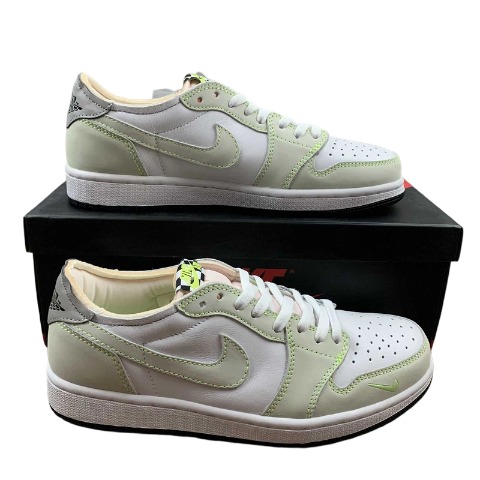Air Jordan 1 Low OG Ghost Green OG081240