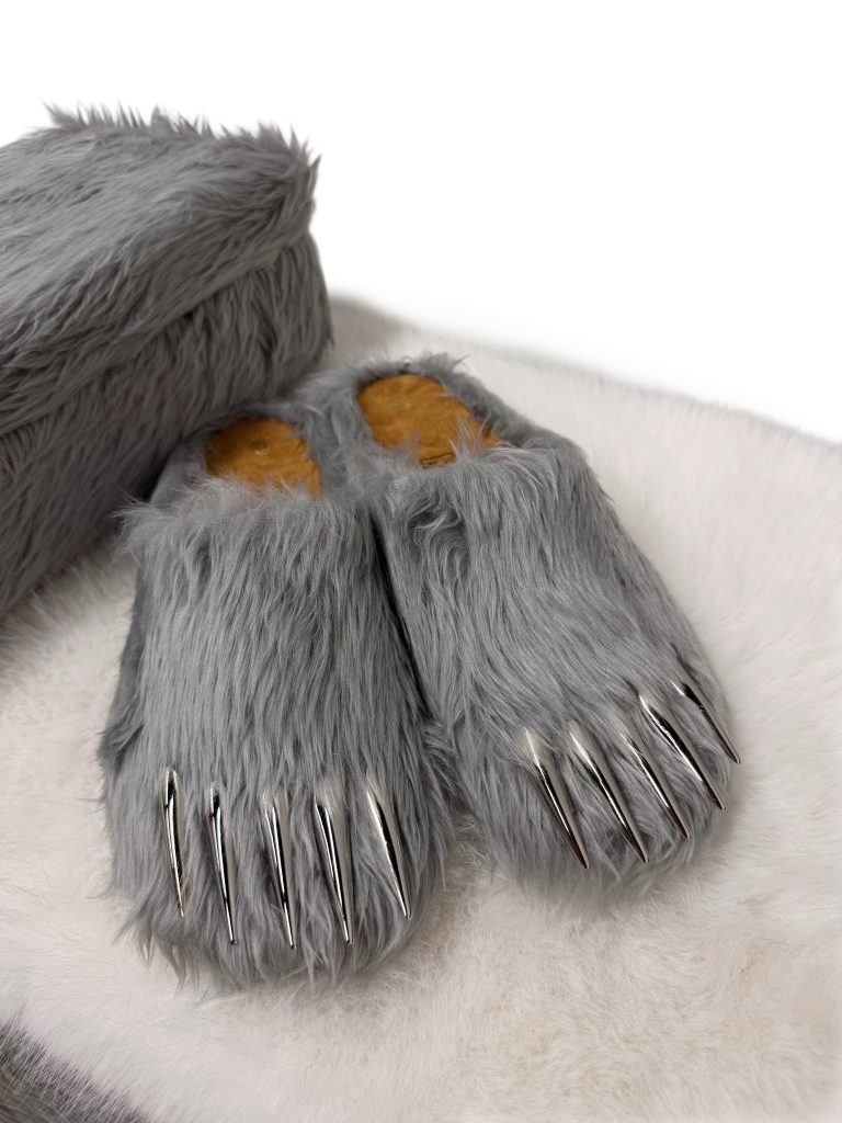 Bravest Studios Bear Claw Mule Grey OG0814134