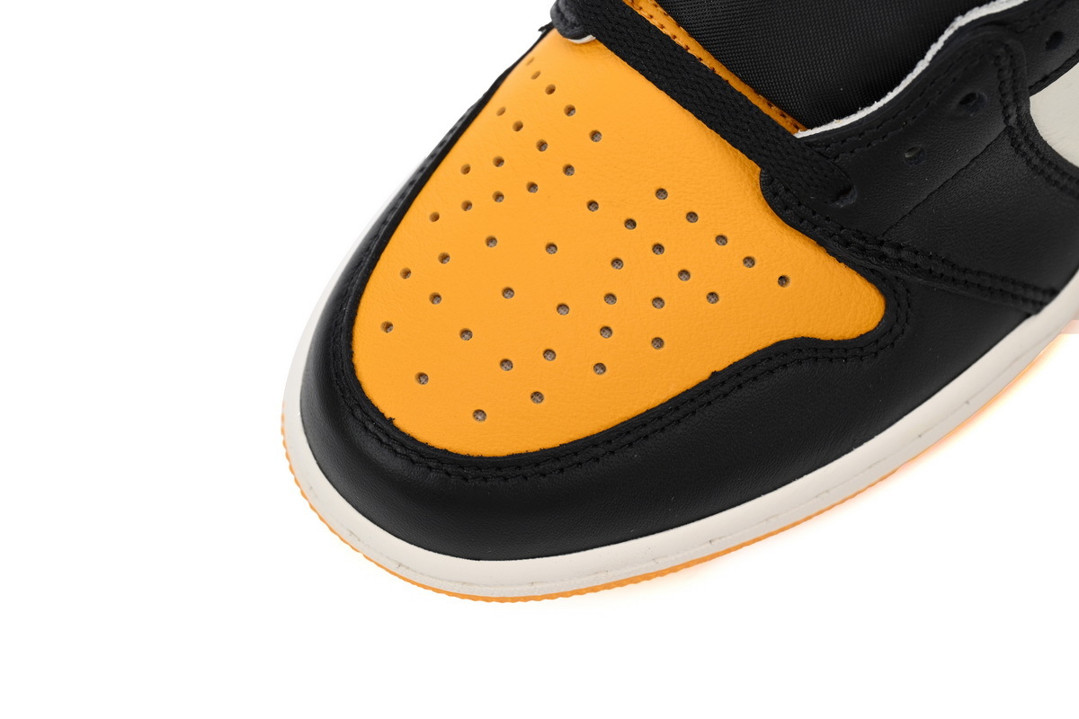Air Jordan 1 Retro High OG Yellow Toe OG0818287