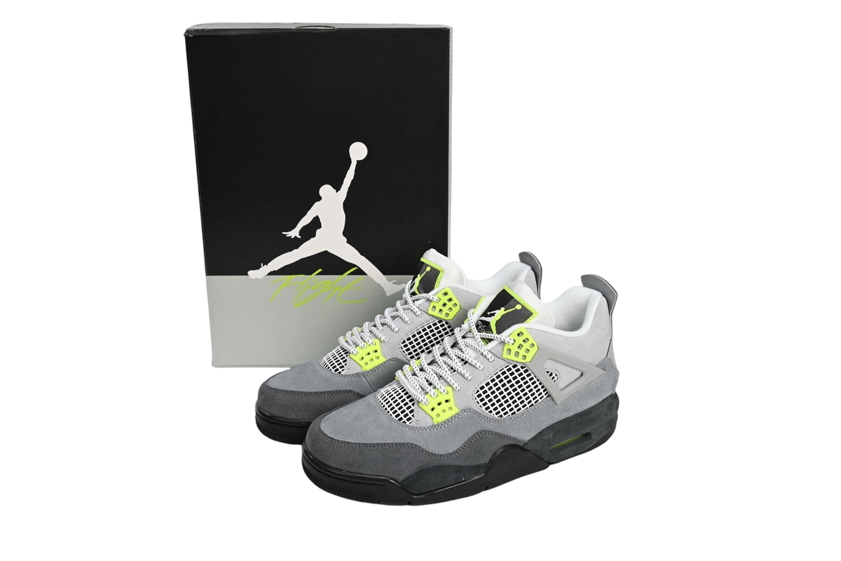 Air Jordan 4 Retro SE“Neon” OG0822467