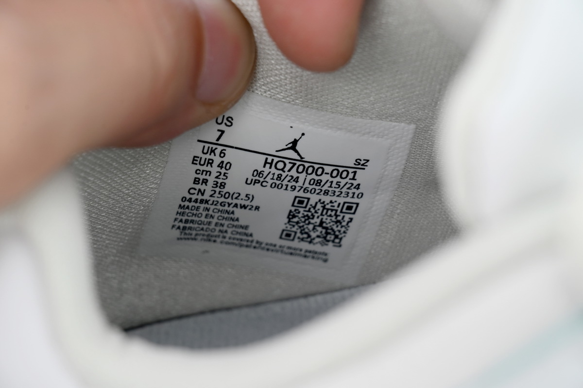 Air Jordan 11 Low ‘Snakeskin’ OG0828625