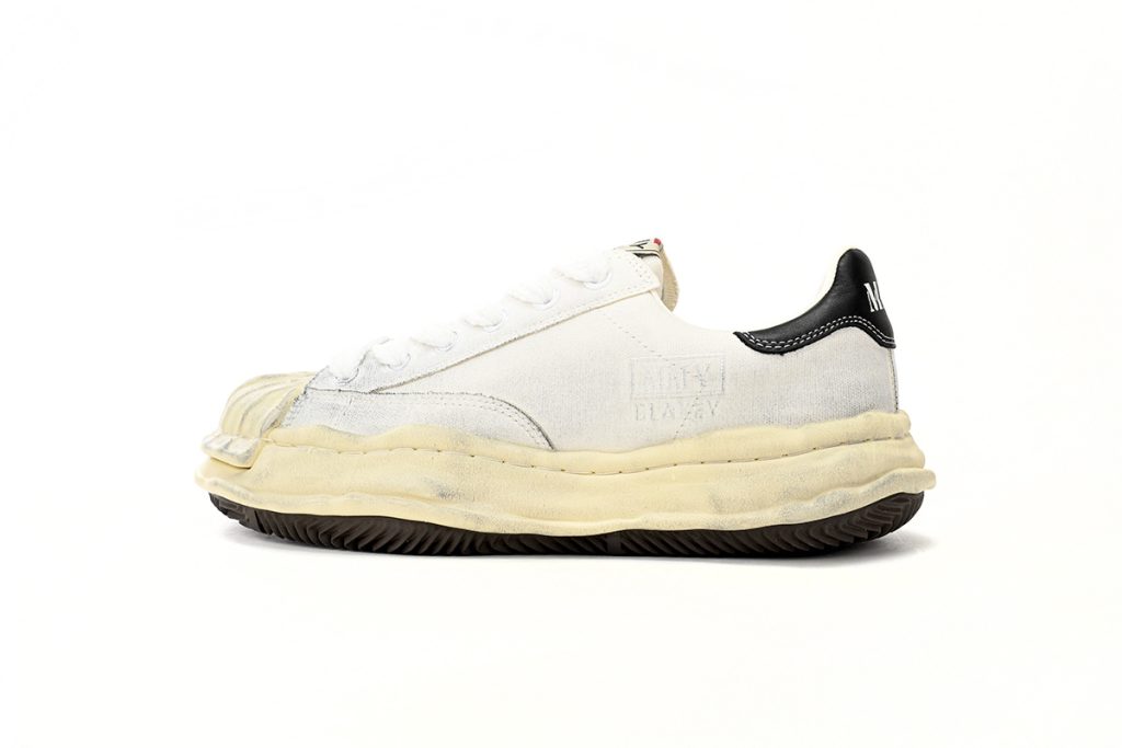 Mihara Yasuhiro White And Black Tail OKLU2026226