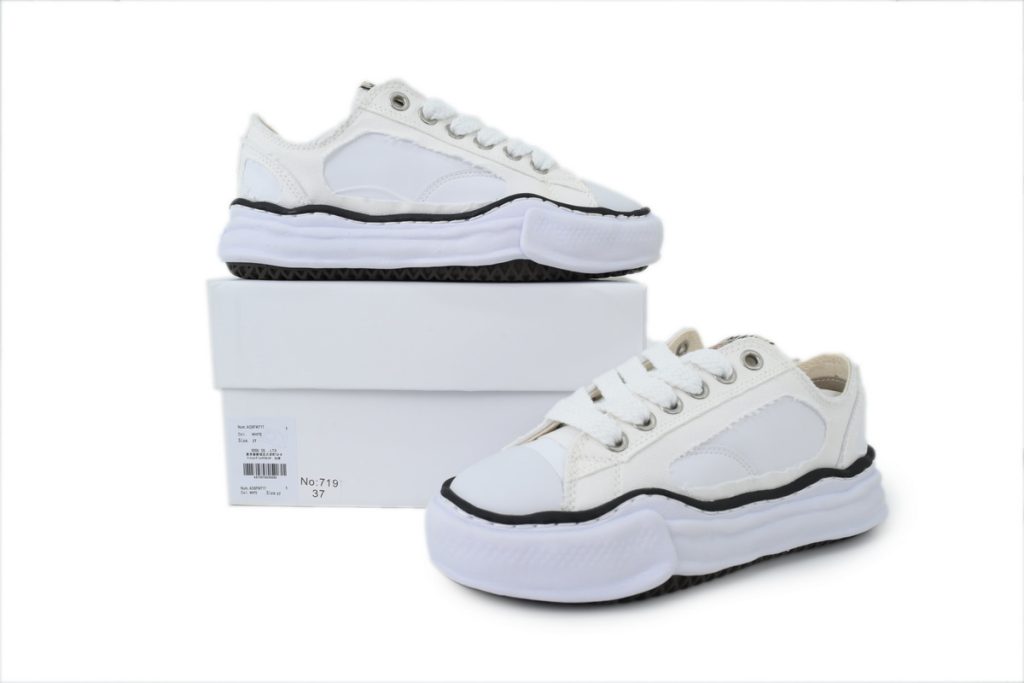 MIHARA YASUHIRO White OKLU2026234