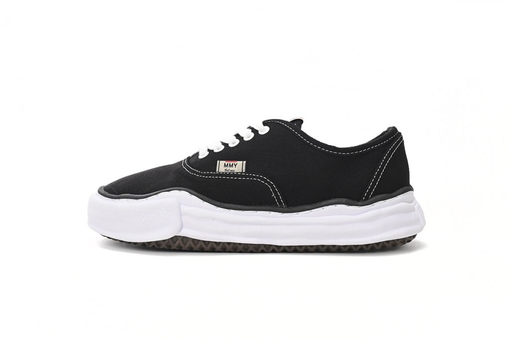 MIHARA YASUHIRO Black And White OKLU2026251