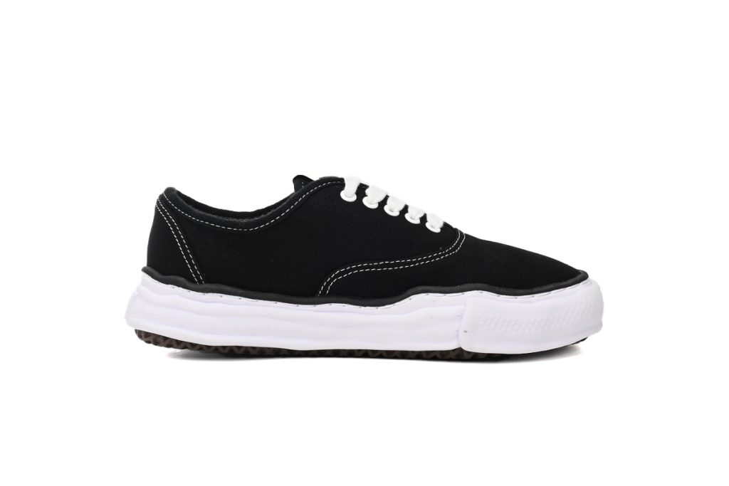 MIHARA YASUHIRO Black And White OKLU2026251
