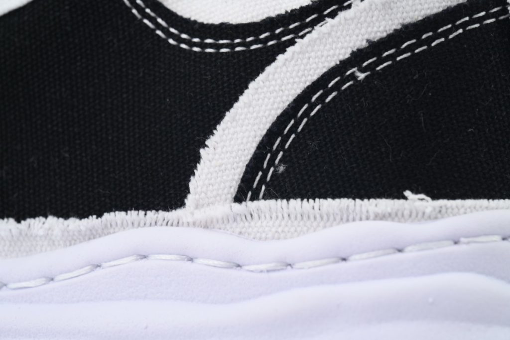 MIHARA YASUHIRO Black And White Cloth OKLU2026253