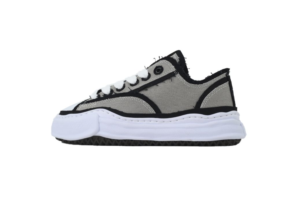 MIHARA YASUHIRO Grey OKLU2026256