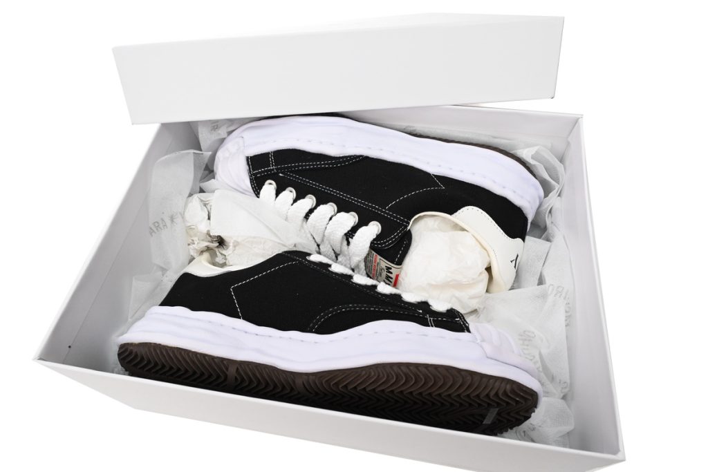 MIHARA YASUHIRO Black And White OKLU2026274