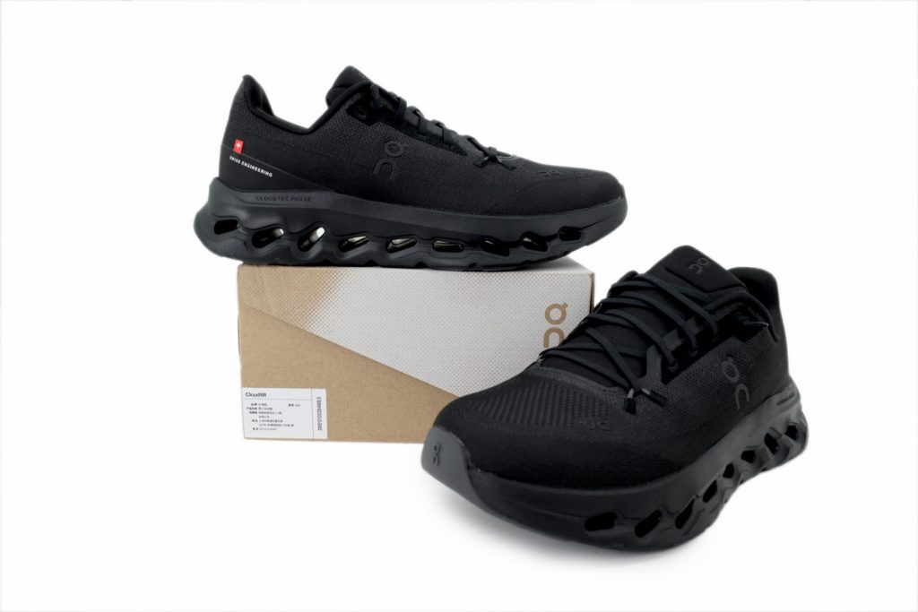 ON Loewe x Cloudtilt ‘Black Eclipse’ OKLU2026361