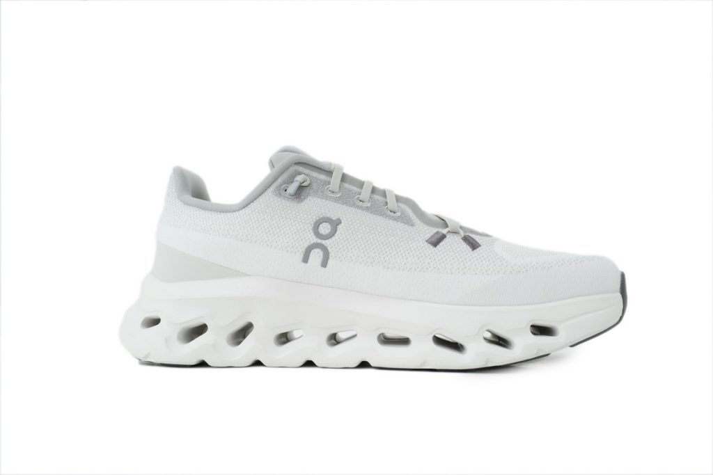 ON Loewe x Cloudtilt ‘Glacier Ice’ OKLU2026364