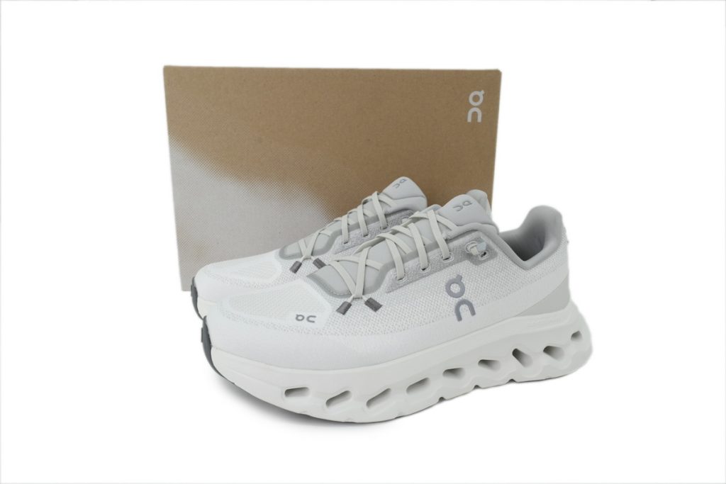 ON Loewe x Cloudtilt ‘Glacier Ice’ OKLU2026364