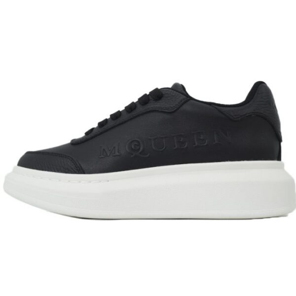 Alexander McQueen Sneaker Black And White Background OKLU2026474