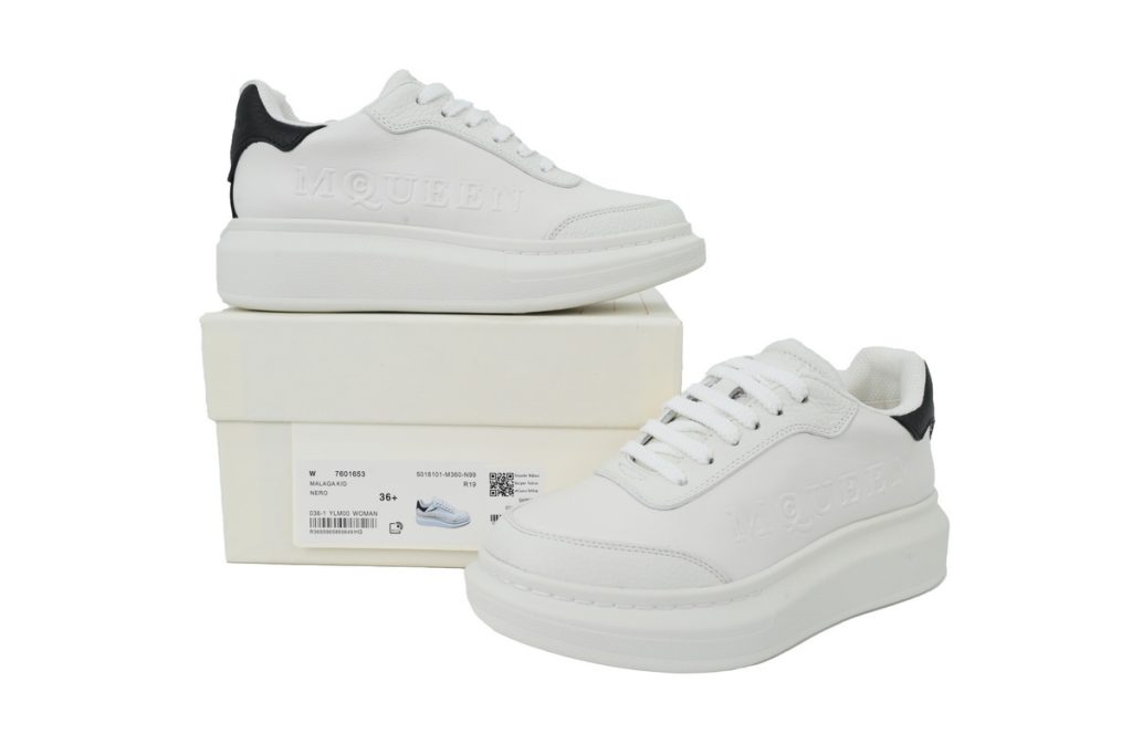 Alexander McQueen Sneaker Black Tail OKLU2026475
