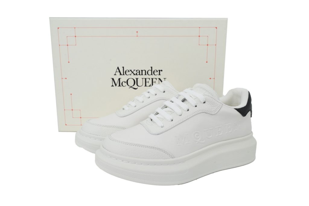 Alexander McQueen Sneaker Black Tail OKLU2026475