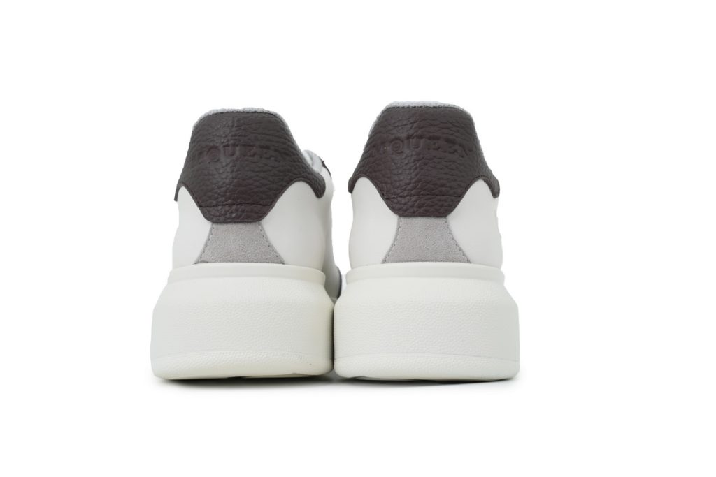 Alexander McQueen Sneaker Coffee Tail OKLU2026477