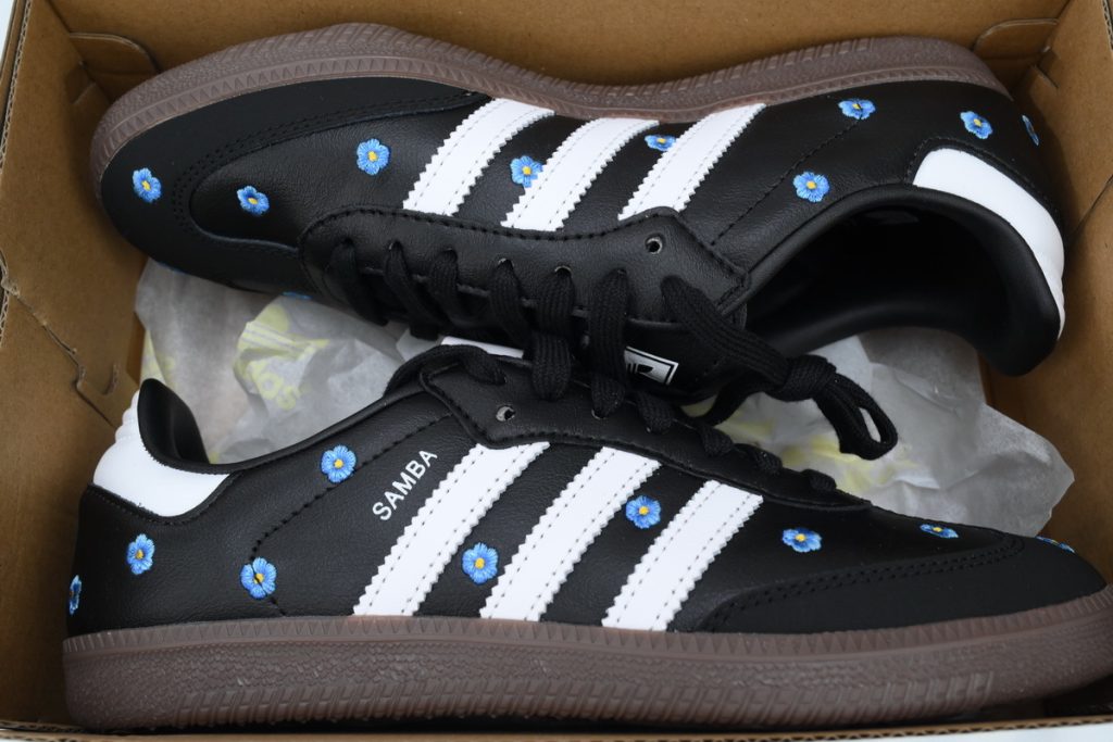 Samba OG ‘Black Floral Embroidery’ OKLU2026546