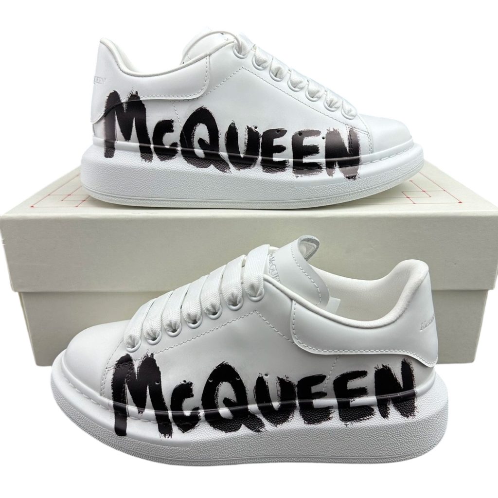 Alexander McQueen Oversized Graffiti White Black OKLU2026718