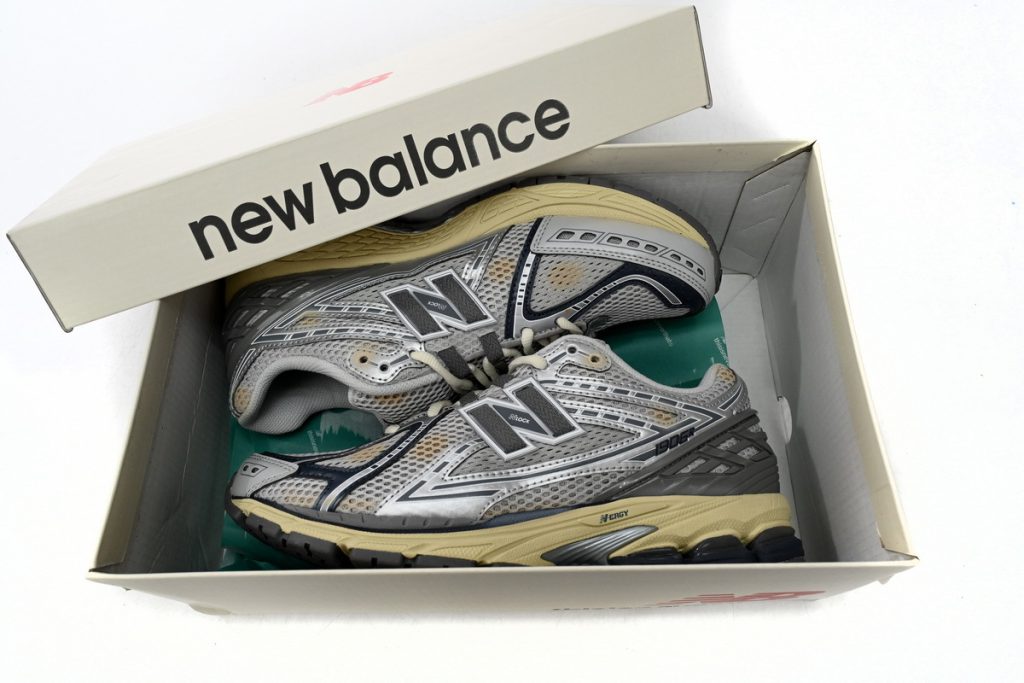 NEW BALANCE 1906R Grey silver OKLU2026784