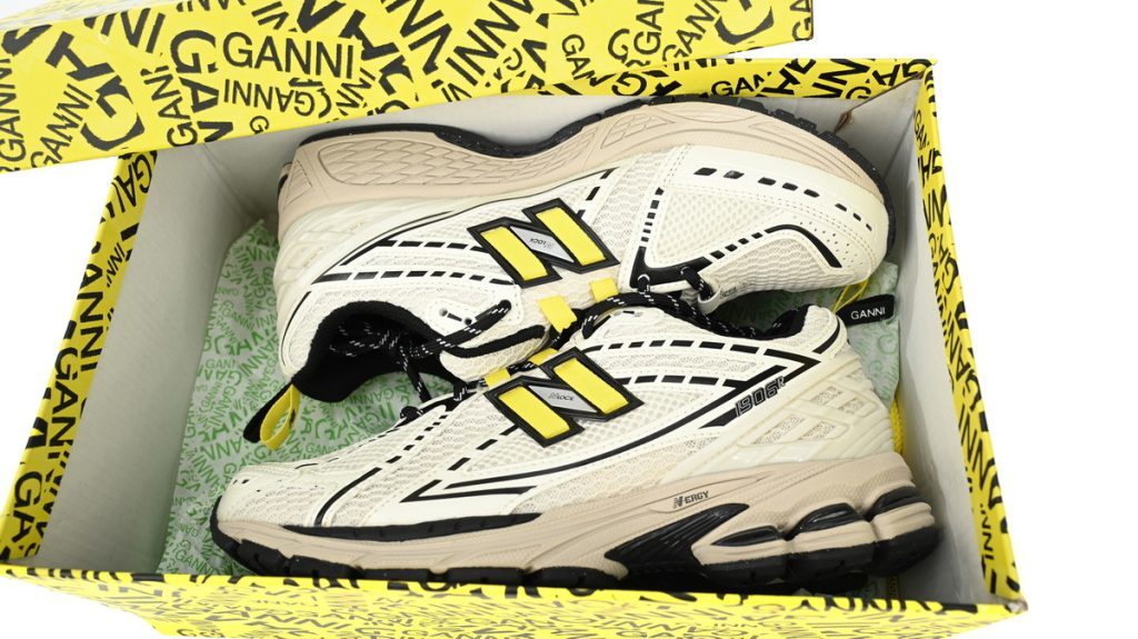 NEW BALANCE 1906R White and yellow RGG OKLU2026792