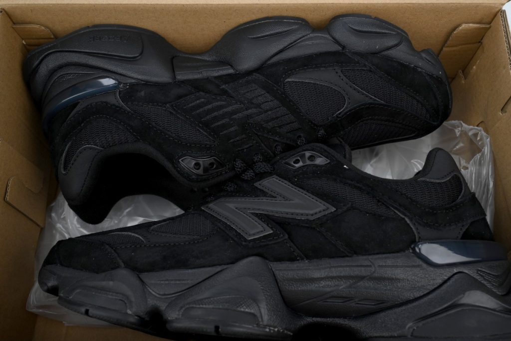 New Balance 9060 ‘Triple Black Suede’ OKLU2026855