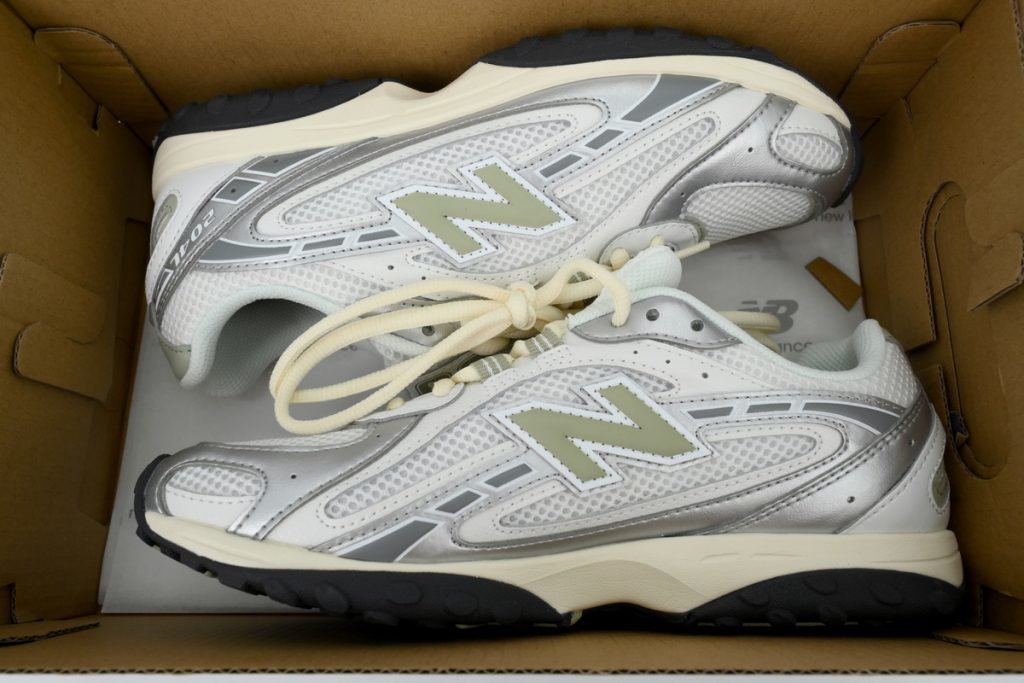 New Balance 204L ‘Silver Metallic Sage Green’ OKLU2026897