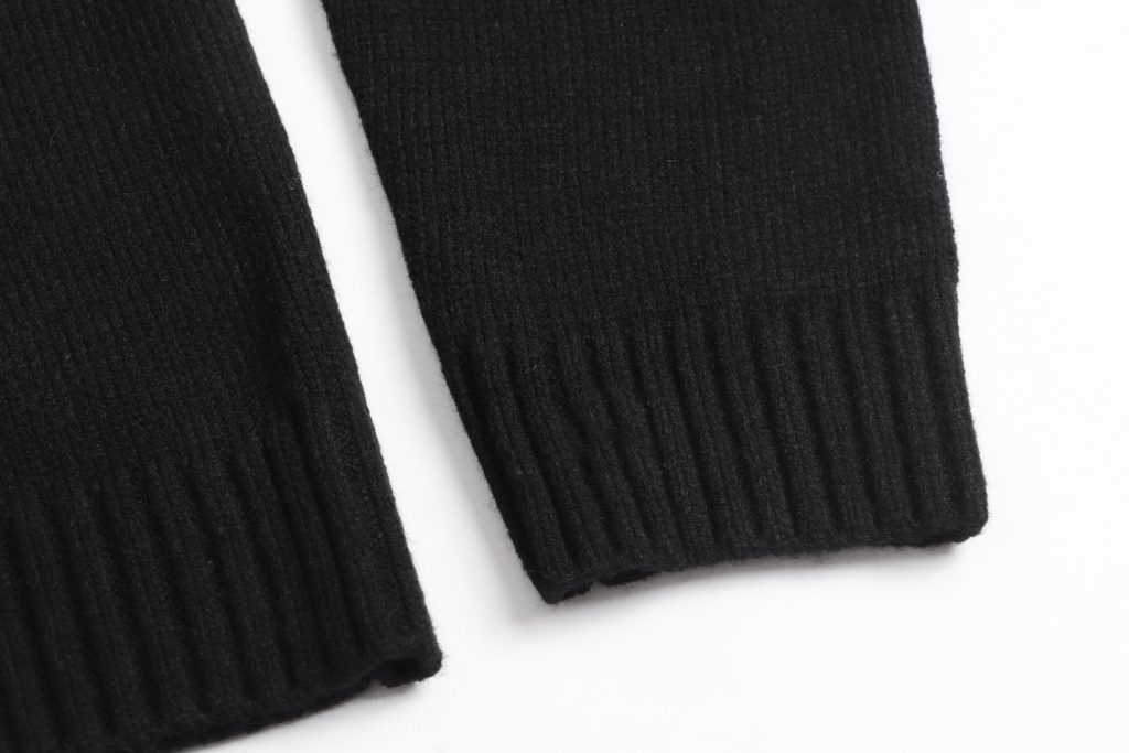 Amiri Badge Stripe Logo Sweater Black OKZY20261034