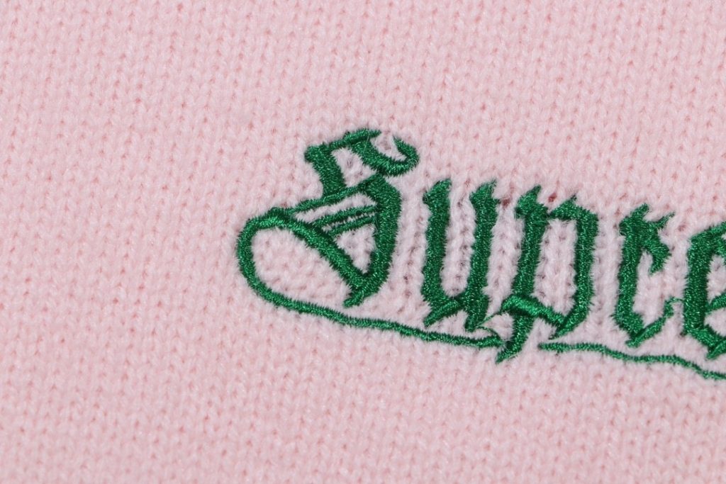 Supreme Small Gothic Embroidered Logo Knit Sweater Light Pink ( Sweater) OKZY20261782
