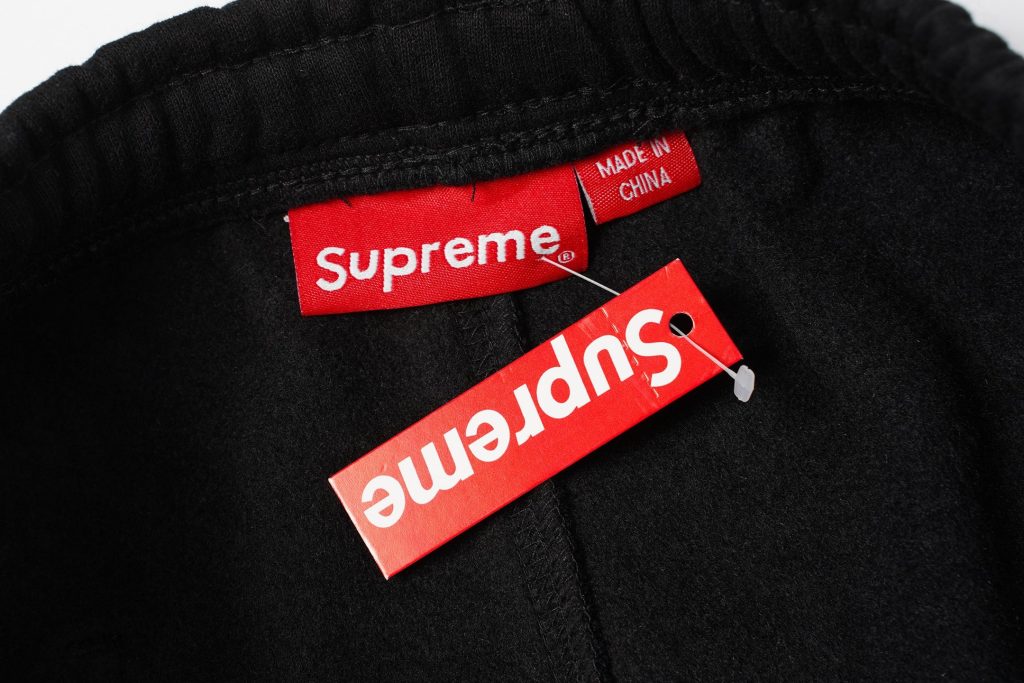 Supreme Black Vertical Logo Sweatpants OKZY2026292