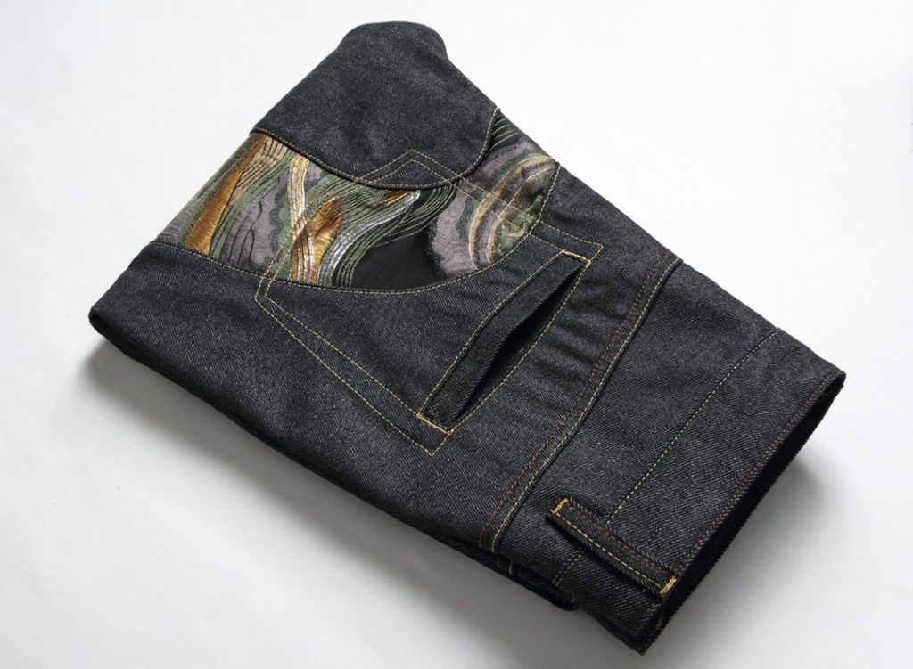 Evisu embroidered tiger straight leg pants OKZY2026378